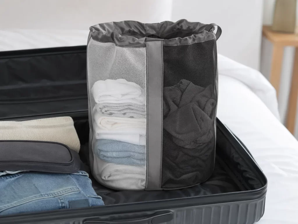 Handige waszak om schone en gedragen kleding onderweg netjes gescheiden te houden.